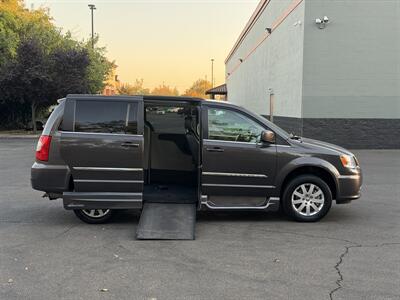 2015 Chrysler Town & Country Touring HANDICAP WHEELCHAIR ACCESSIBLE VAN - Photo 5 - Sacramento, CA 95821