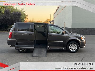 2015 Chrysler Town & Country Touring HANDICAP WHEELCHAIR ACCESSIBLE VAN - Photo 5 - Sacramento, CA 95821
