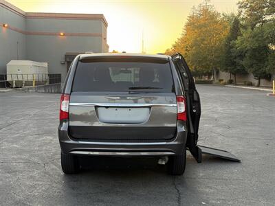 2015 Chrysler Town & Country Touring HANDICAP WHEELCHAIR ACCESSIBLE VAN - Photo 7 - Sacramento, CA 95821