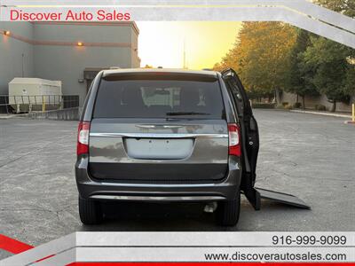 2015 Chrysler Town & Country Touring HANDICAP WHEELCHAIR ACCESSIBLE VAN - Photo 7 - Sacramento, CA 95821