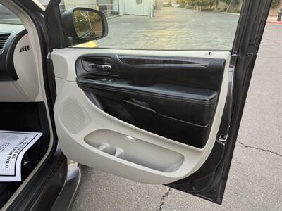 2015 Chrysler Town & Country Touring HANDICAP WHEELCHAIR ACCESSIBLE VAN - Photo 12 - Sacramento, CA 95821