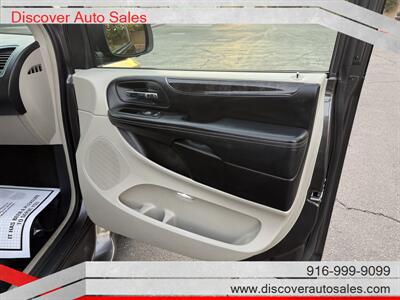 2015 Chrysler Town & Country Touring HANDICAP WHEELCHAIR ACCESSIBLE VAN - Photo 12 - Sacramento, CA 95821