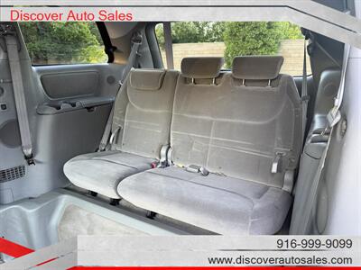 2007 Toyota Sienna XLE 7-Passenger HANDICAP WHEELCHAIR ACCESSIBLE VAN - Photo 14 - Sacramento, CA 95821