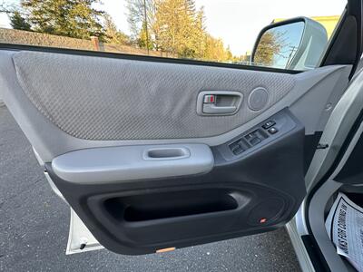 2006 Toyota Highlander Hybrid   - Photo 9 - Sacramento, CA 95821