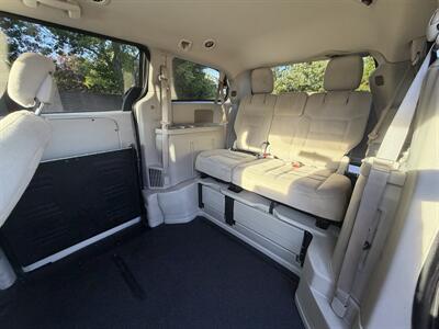 2016 Dodge Grand Caravan SXT HANDICAP WHEELCHAIR ACCESSIBLE VAN - Photo 16 - Sacramento, CA 95821