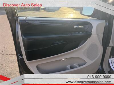 2016 Dodge Grand Caravan SXT HANDICAP WHEELCHAIR ACCESSIBLE VAN - Photo 17 - Sacramento, CA 95821
