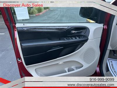 2015 Dodge Grand Caravan SXT  HANDICAP WHEELCHAIR ACCESSIBLE VAN - Photo 12 - Sacramento, CA 95821