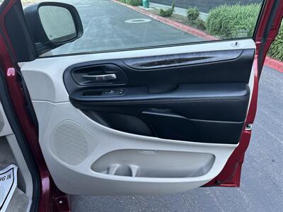 2015 Dodge Grand Caravan SXT  HANDICAP WHEELCHAIR ACCESSIBLE VAN - Photo 14 - Sacramento, CA 95821