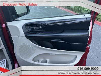 2015 Dodge Grand Caravan SXT  HANDICAP WHEELCHAIR ACCESSIBLE VAN - Photo 14 - Sacramento, CA 95821