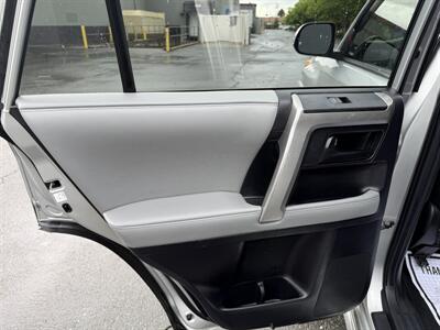 2013 Toyota 4Runner SR5   - Photo 11 - Sacramento, CA 95821