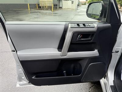 2013 Toyota 4Runner SR5   - Photo 8 - Sacramento, CA 95821