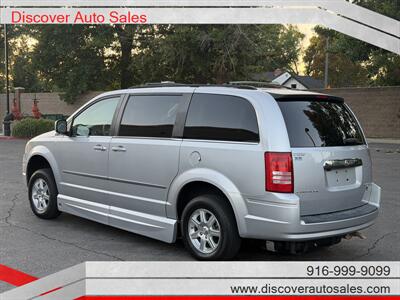 2009 Chrysler Town & Country Touring HANDICAP WHEELCHAIR ACCESSIBLE VAN - Photo 14 - Sacramento, CA 95821