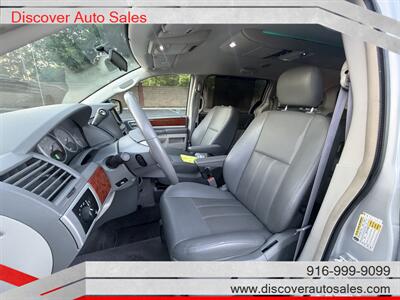 2009 Chrysler Town & Country Touring HANDICAP WHEELCHAIR ACCESSIBLE VAN - Photo 17 - Sacramento, CA 95821