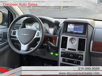 2009 Chrysler Town & Country Touring HANDICAP WHEELCHAIR ACCESSIBLE VAN - Photo 16 - Sacramento, CA 95821