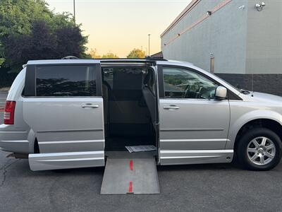 2009 Chrysler Town & Country Touring HANDICAP WHEELCHAIR ACCESSIBLE VAN - Photo 3 - Sacramento, CA 95821