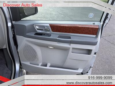 2009 Chrysler Town & Country Touring HANDICAP WHEELCHAIR ACCESSIBLE VAN - Photo 8 - Sacramento, CA 95821