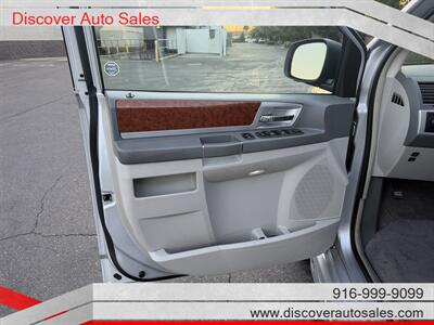 2009 Chrysler Town & Country Touring HANDICAP WHEELCHAIR ACCESSIBLE VAN - Photo 12 - Sacramento, CA 95821