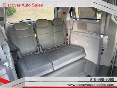 2009 Chrysler Town & Country Touring HANDICAP WHEELCHAIR ACCESSIBLE VAN - Photo 4 - Sacramento, CA 95821