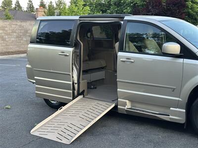 2015 Dodge Grand Caravan SXT  HANDICAP WHEELCHAIR ACCESSIBLE VAN - Photo 13 - Sacramento, CA 95821
