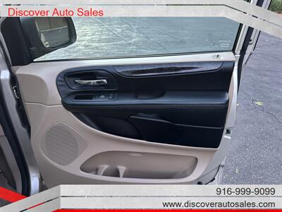2015 Dodge Grand Caravan SXT  HANDICAP WHEELCHAIR ACCESSIBLE VAN - Photo 11 - Sacramento, CA 95821