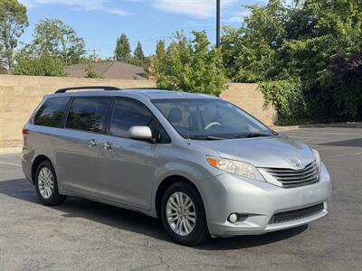 2014 Toyota Sienna XLE 8-Passenger - Photo 7 - Sacramento, CA 95821