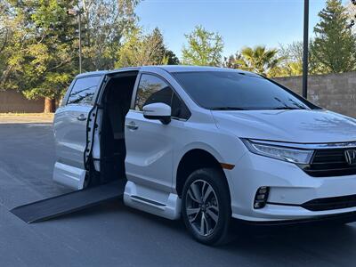 2022 Honda Odyssey Touring HANDICAP WHEELCHAIR ACCESSIBLE VAN - Photo 3 - Sacramento, CA 95821