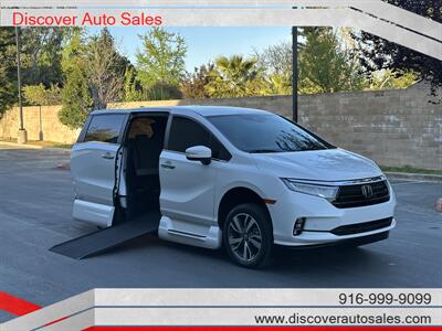 2022 Honda Odyssey Touring HANDICAP WHEELCHAIR ACCESSIBLE VAN - Photo 1 - Sacramento, CA 95821