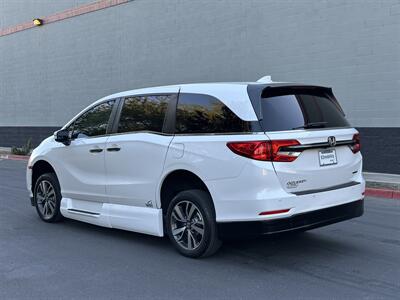 2022 Honda Odyssey Touring HANDICAP WHEELCHAIR ACCESSIBLE VAN - Photo 8 - Sacramento, CA 95821