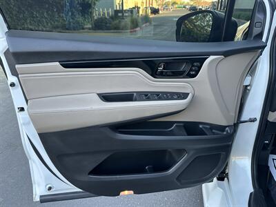 2022 Honda Odyssey Touring HANDICAP WHEELCHAIR ACCESSIBLE VAN - Photo 17 - Sacramento, CA 95821