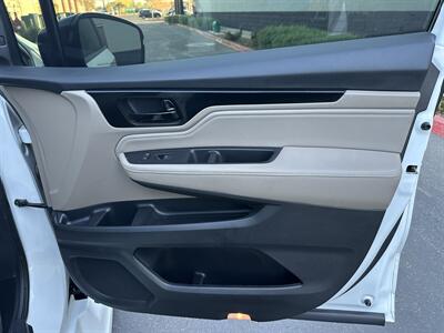 2022 Honda Odyssey Touring HANDICAP WHEELCHAIR ACCESSIBLE VAN - Photo 15 - Sacramento, CA 95821