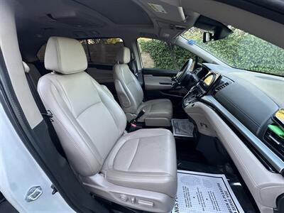 2022 Honda Odyssey Touring HANDICAP WHEELCHAIR ACCESSIBLE VAN - Photo 16 - Sacramento, CA 95821