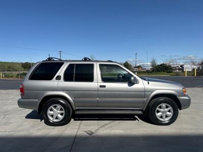 2001 Nissan Pathfinder SE   - Photo 10 - Sacramento, CA 95821