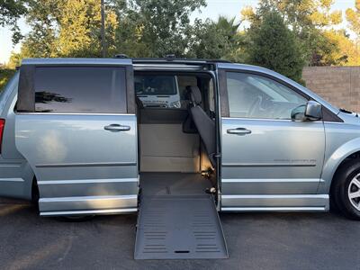 2010 Chrysler Town & Country Touring  HANDICAP WHEELCHAIR ACCESSIBLE VAN - Photo 4 - Sacramento, CA 95821
