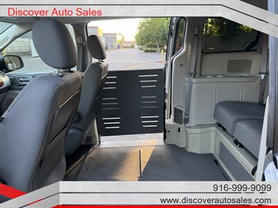 2008 Chrysler Town & Country Touring  HANDICAP WHEELCHAIR ACCESSIBLE VAN - Photo 19 - Sacramento, CA 95821