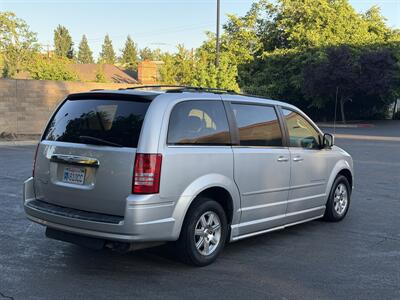 2008 Chrysler Town & Country Touring  HANDICAP WHEELCHAIR ACCESSIBLE VAN - Photo 9 - Sacramento, CA 95821