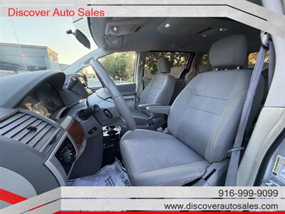 2008 Chrysler Town & Country Touring  HANDICAP WHEELCHAIR ACCESSIBLE VAN - Photo 22 - Sacramento, CA 95821