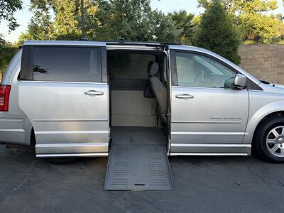 2008 Chrysler Town & Country Touring  HANDICAP WHEELCHAIR ACCESSIBLE VAN - Photo 3 - Sacramento, CA 95821