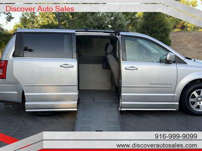 2008 Chrysler Town & Country Touring  HANDICAP WHEELCHAIR ACCESSIBLE VAN - Photo 2 - Sacramento, CA 95821