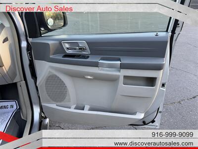 2008 Chrysler Town & Country Touring  HANDICAP WHEELCHAIR ACCESSIBLE VAN - Photo 15 - Sacramento, CA 95821