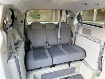2008 Chrysler Town & Country Touring  HANDICAP WHEELCHAIR ACCESSIBLE VAN - Photo 14 - Sacramento, CA 95821