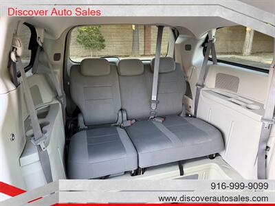 2008 Chrysler Town & Country Touring  HANDICAP WHEELCHAIR ACCESSIBLE VAN - Photo 13 - Sacramento, CA 95821