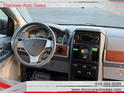 2008 Chrysler Town & Country Touring  HANDICAP WHEELCHAIR ACCESSIBLE VAN - Photo 17 - Sacramento, CA 95821