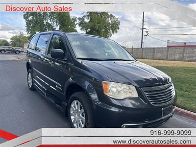 2014 Chrysler Town & Country Touring  HANDICAP WHEELCHAIR ACCESSIBLE VAN - Photo 6 - Sacramento, CA 95821