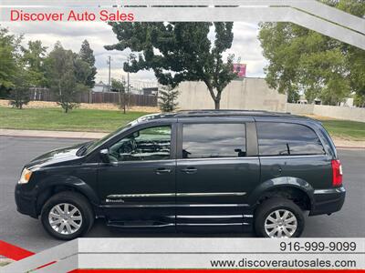2014 Chrysler Town & Country Touring  HANDICAP WHEELCHAIR ACCESSIBLE VAN - Photo 11 - Sacramento, CA 95821