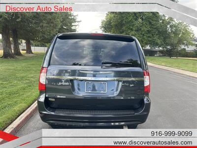 2014 Chrysler Town & Country Touring  HANDICAP WHEELCHAIR ACCESSIBLE VAN - Photo 9 - Sacramento, CA 95821