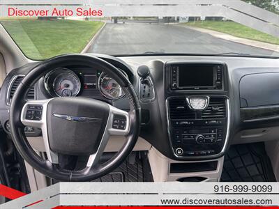 2014 Chrysler Town & Country Touring  HANDICAP WHEELCHAIR ACCESSIBLE VAN - Photo 16 - Sacramento, CA 95821