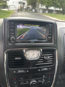 2014 Chrysler Town & Country Touring  HANDICAP WHEELCHAIR ACCESSIBLE VAN - Photo 20 - Sacramento, CA 95821