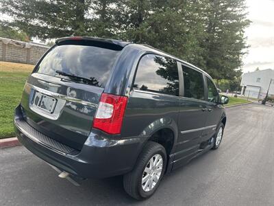 2014 Chrysler Town & Country Touring  HANDICAP WHEELCHAIR ACCESSIBLE VAN - Photo 8 - Sacramento, CA 95821