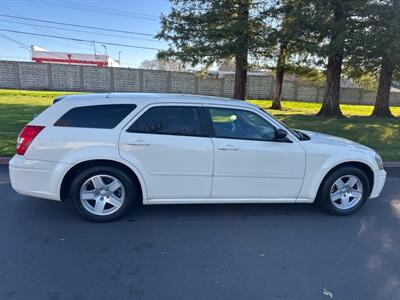 2005 Dodge Magnum SXT   - Photo 11 - Sacramento, CA 95821