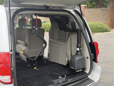 2012 Dodge Grand Caravan SXT  HANDICAP WHEELCHAIR ACCESSIBLE VAN - Photo 20 - Sacramento, CA 95821